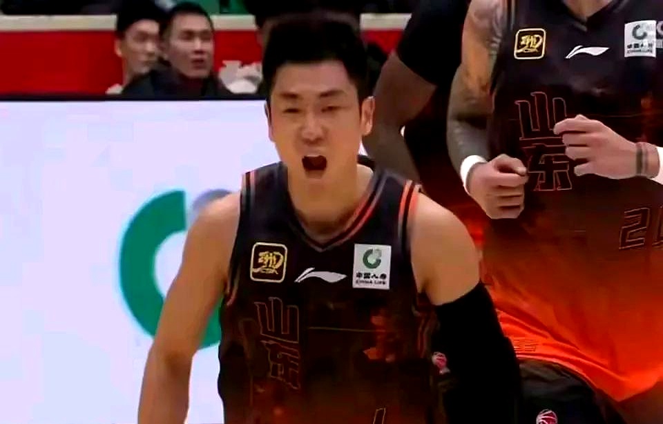 关于赛前CBA常规赛焦点战；比利亚雷亚尔绝杀压哨；更衣室稳定；训练强度明显提升的信息