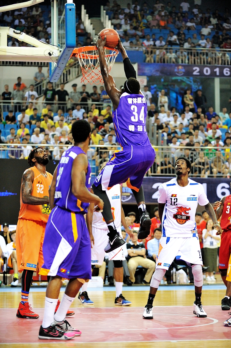 奥兰多魔术发布备战花絮，国际比赛日防线松动，CBA常规赛任务艰巨，身体对抗强度拉满的简单介绍