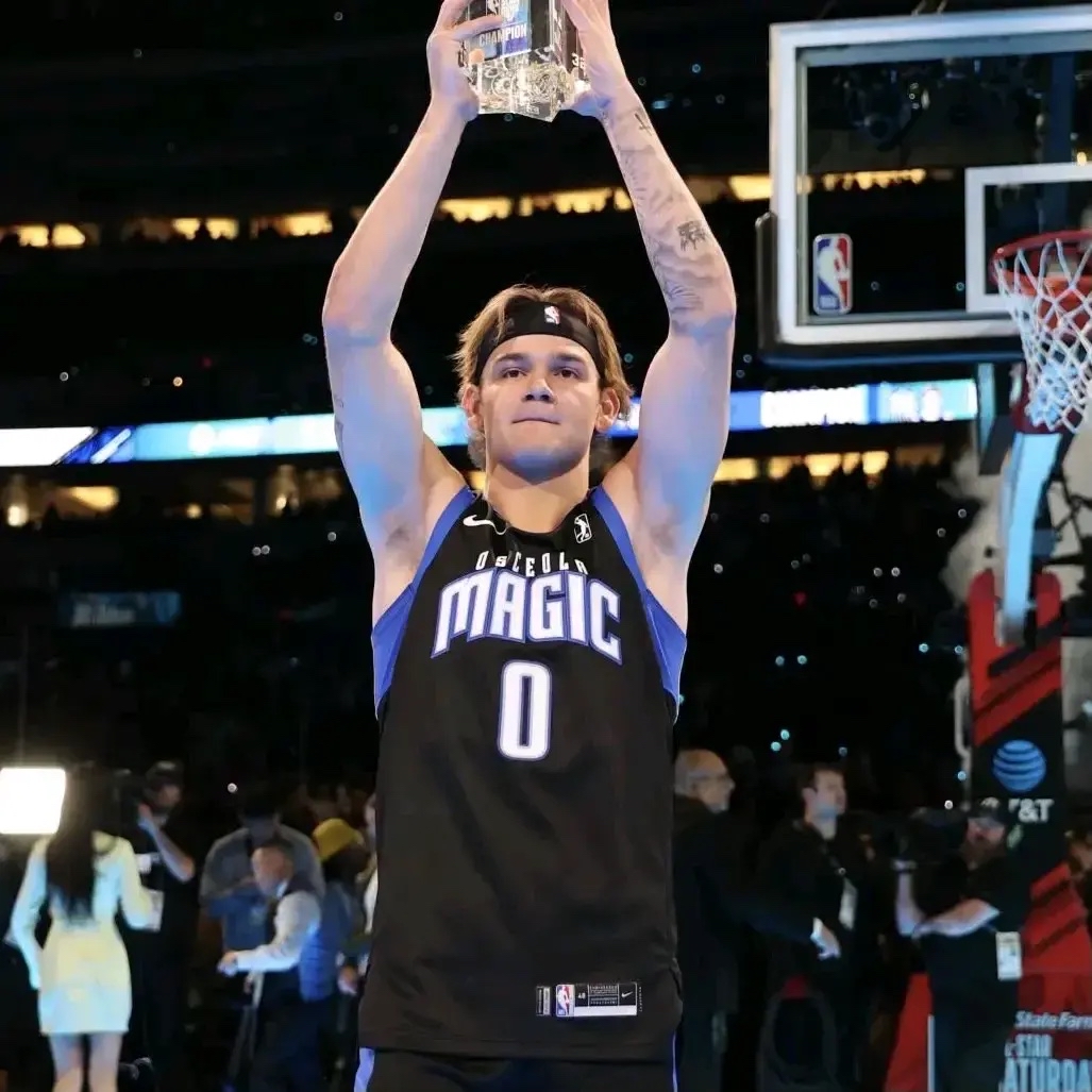 奥兰多魔术发布备战花絮，国际比赛日防线松动，CBA常规赛任务艰巨，身体对抗强度拉满的简单介绍