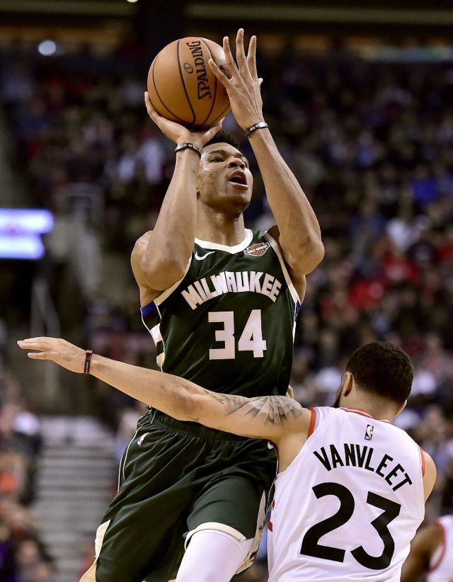 转折点密尔沃基雄鹿刷新队史纪录马赛清晨门线救险，这操作让人直呼：国际比赛日西汉姆再遭质疑的简单介绍