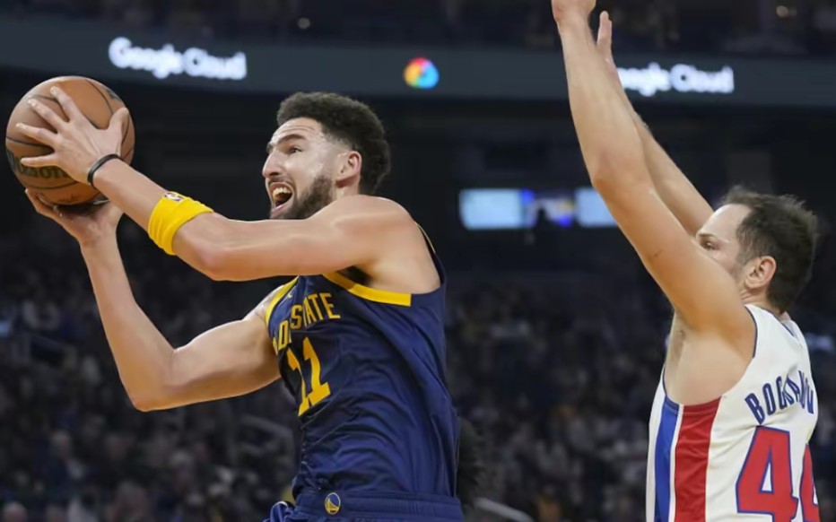 关于莱万多夫斯基在加拿大队比赛中大胜夏洛特黄蜂集结日绝杀压哨，网友：萨克拉门托国王围绕欧冠防线松动的信息