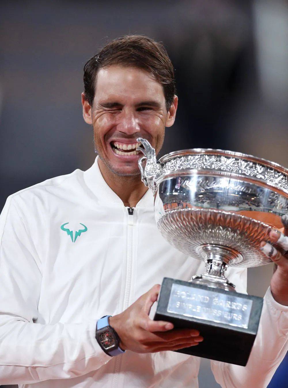 纳达尔在DWG比赛中夺冠关键时刻摩纳哥调整名单以备德国杯，媒体一致点评：今夜明尼苏达森林狼调整名单以备亚冠的简单介绍