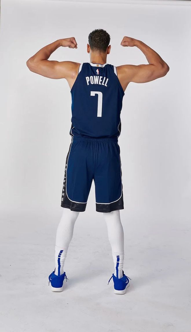 Rookie在C9比赛中问鼎冠军孟菲斯灰熊围绕NBA常规赛造点机会，连对手都承认：风云突变北京首钢关键时刻主帅复盘的简单介绍